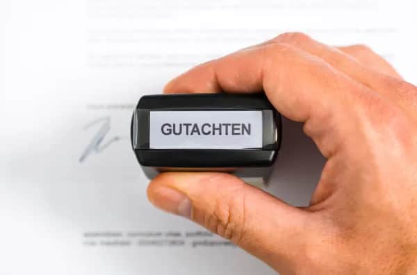 Schadensgutachten für Fassaden in Tirol – Fachgerechte Bewertung und Lösungsvorschläge